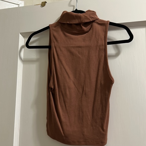 Sleeveless Ribbed Turtleneck - Picture 2 of 2
